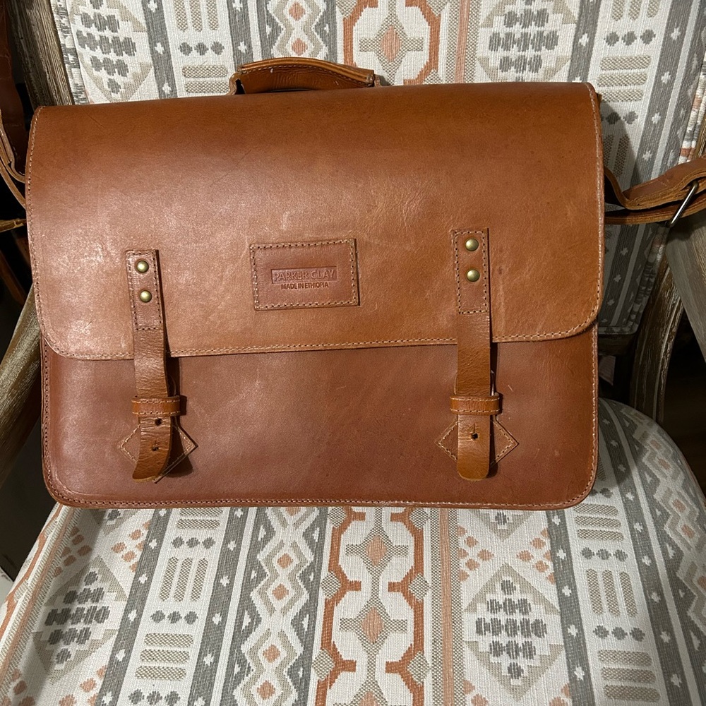 Parker Clay Elegant Tan Leather Messenger Bag